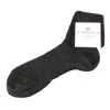 Calcetines cortos de señora en gris oscuro.