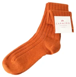 Calcetines largos sport en color naranja.